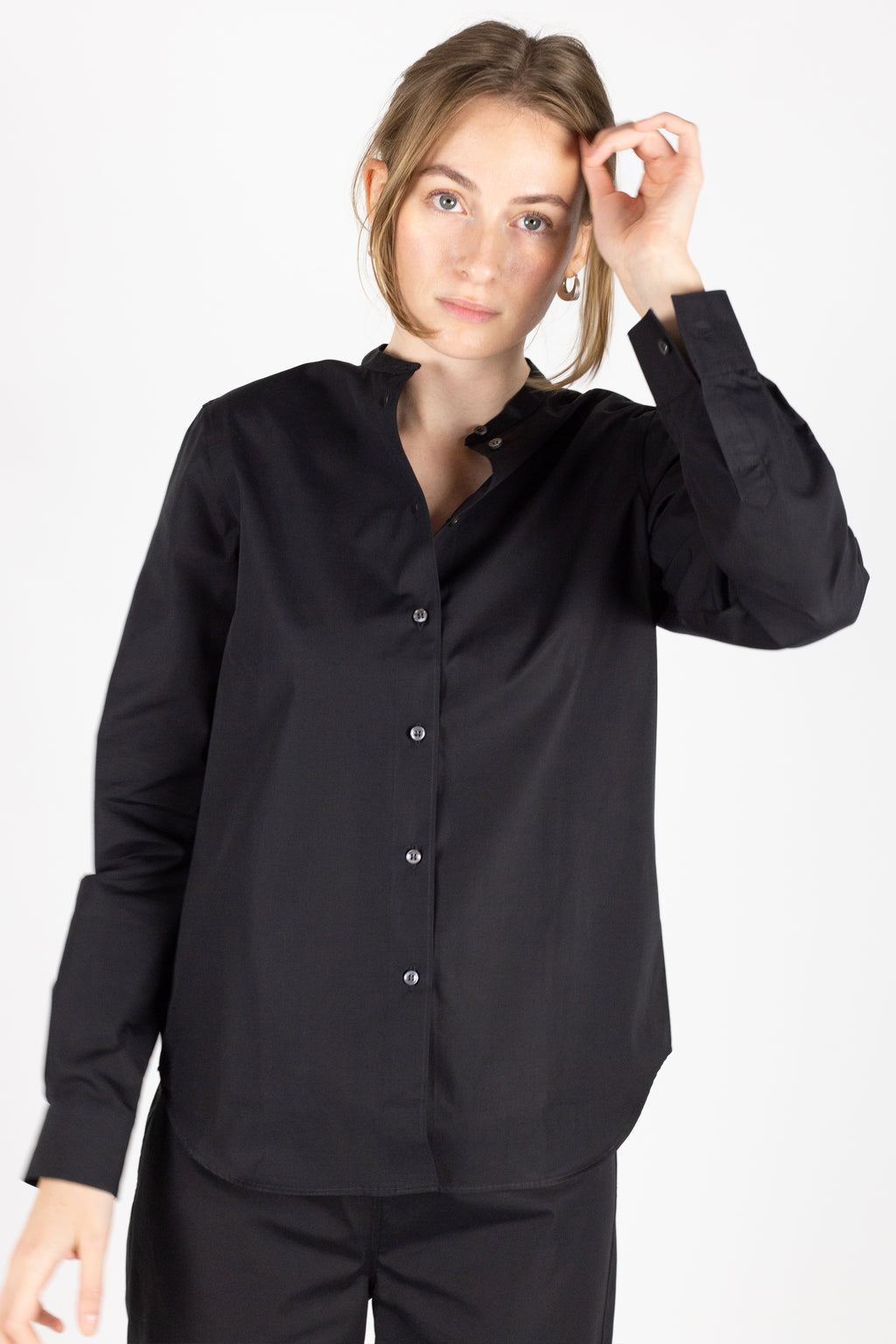 Women's long sleeve cotton poplin shirt black.  